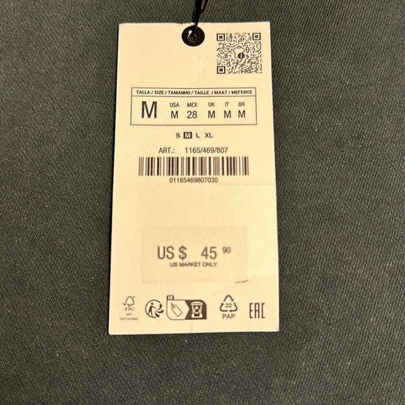 Brand new Zara sweatshirt with jewel neckline. Size medium - Picture 8 of 8